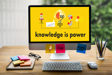 日暮苍山远出自什么古诗-