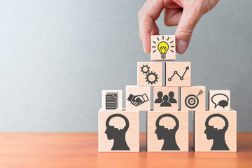 大学生辩论赛主持词开场白