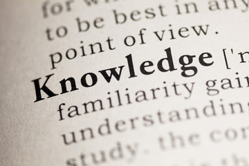 东风4内燃机车车钩左右摆动的原因