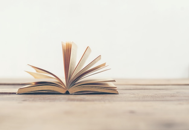 伊思紧抗皱精华水怎么样